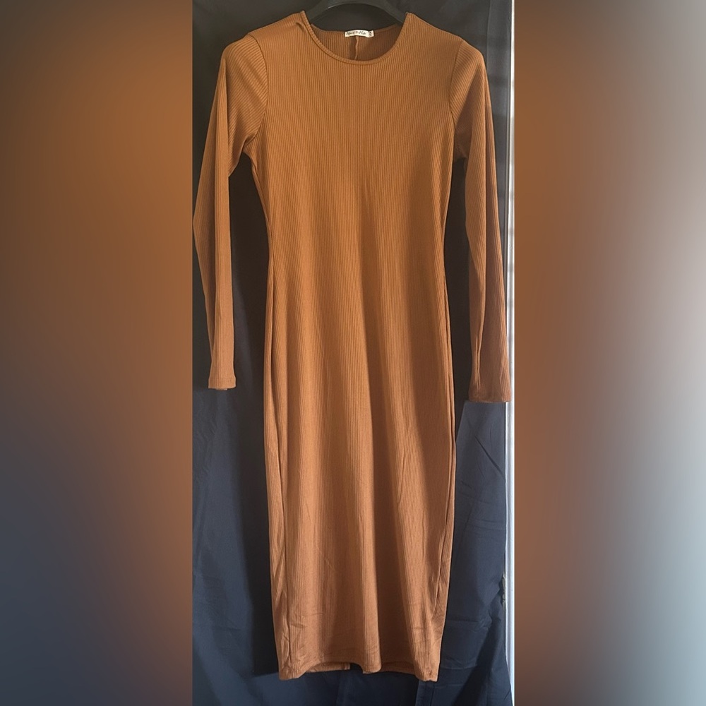 Super cute Midi dress!